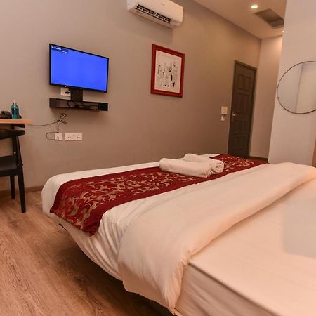 Hotel Red Saffron Nowe Delhi Zewnętrze zdjęcie