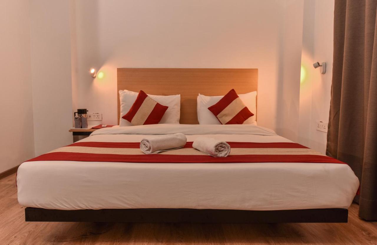 Hotel Red Saffron Nowe Delhi Zewnętrze zdjęcie