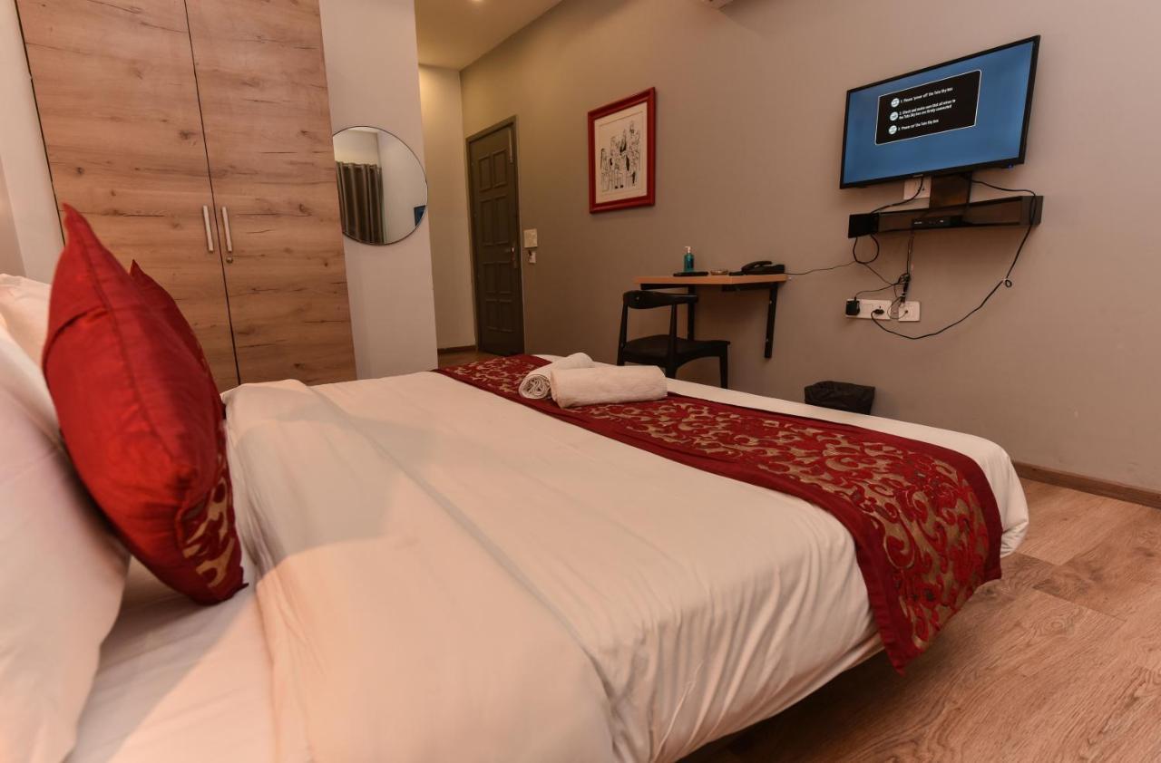 Hotel Red Saffron Nowe Delhi Zewnętrze zdjęcie