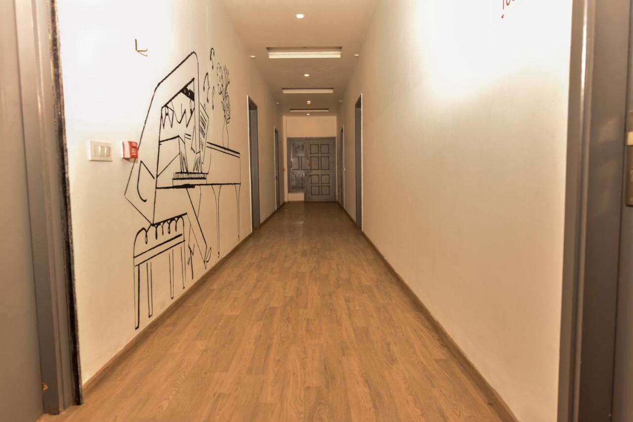 Hotel Red Saffron Nowe Delhi Zewnętrze zdjęcie